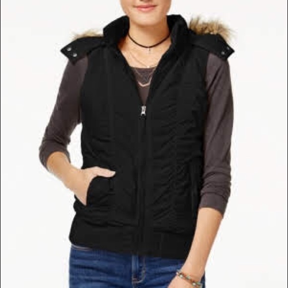 American Rag Juniors ‘ Hooded puffer vest, Macy’s - Picture 1 of 6